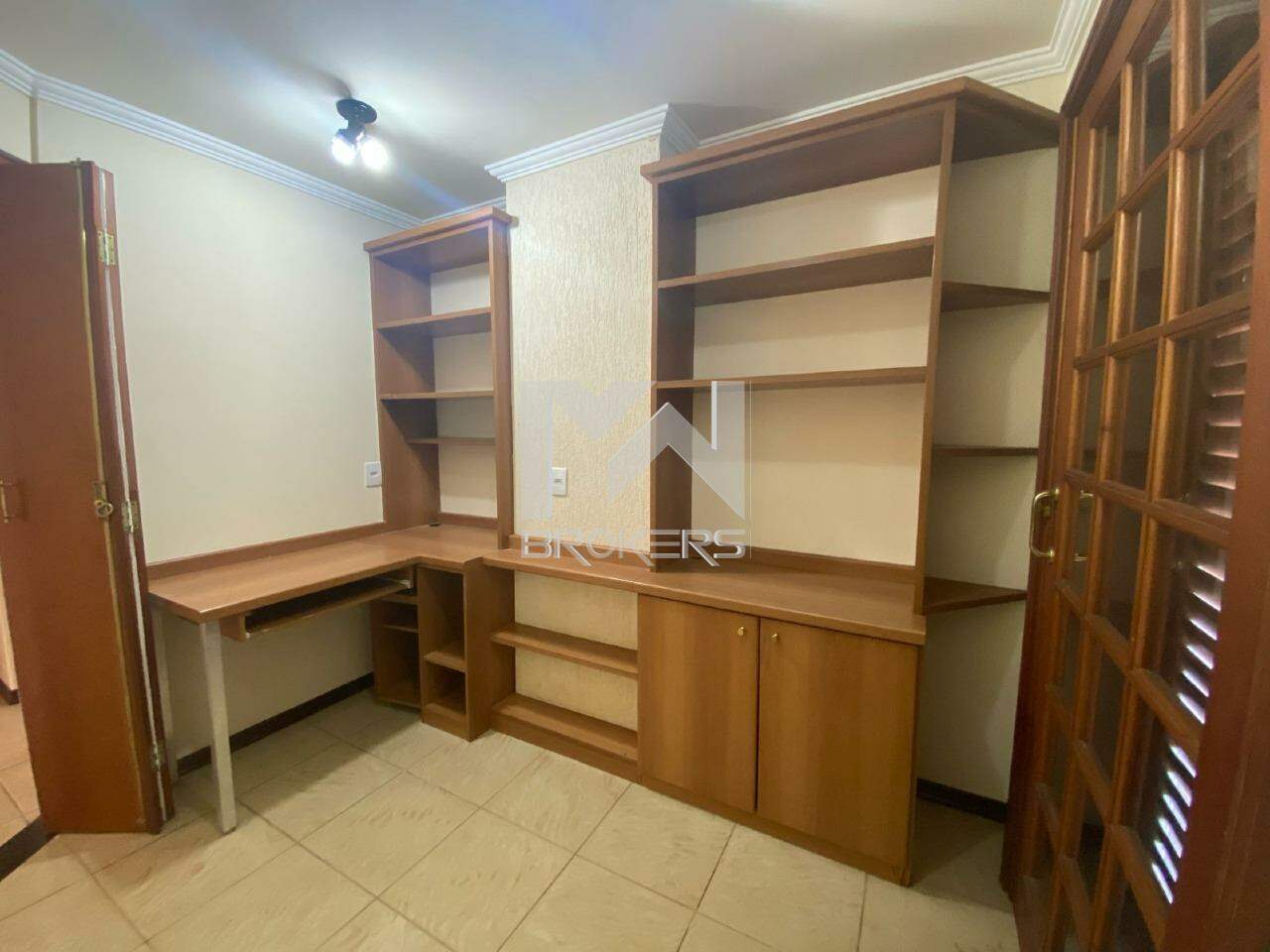 Casa em Condomínio à venda no Condomínio Vista Alegre: escritório