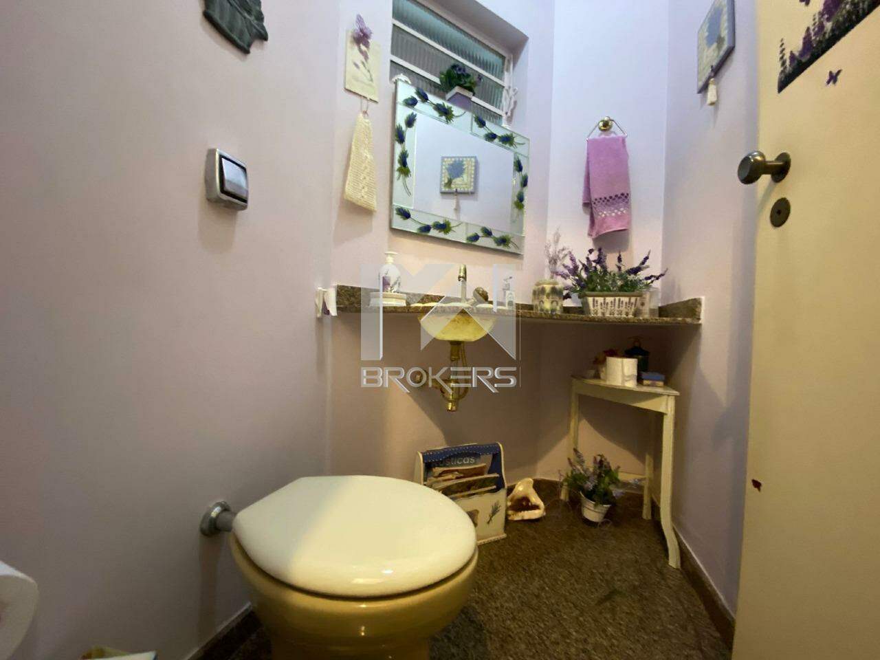 Casa em Condomínio à venda no Condomínio Marambaia: lavabo