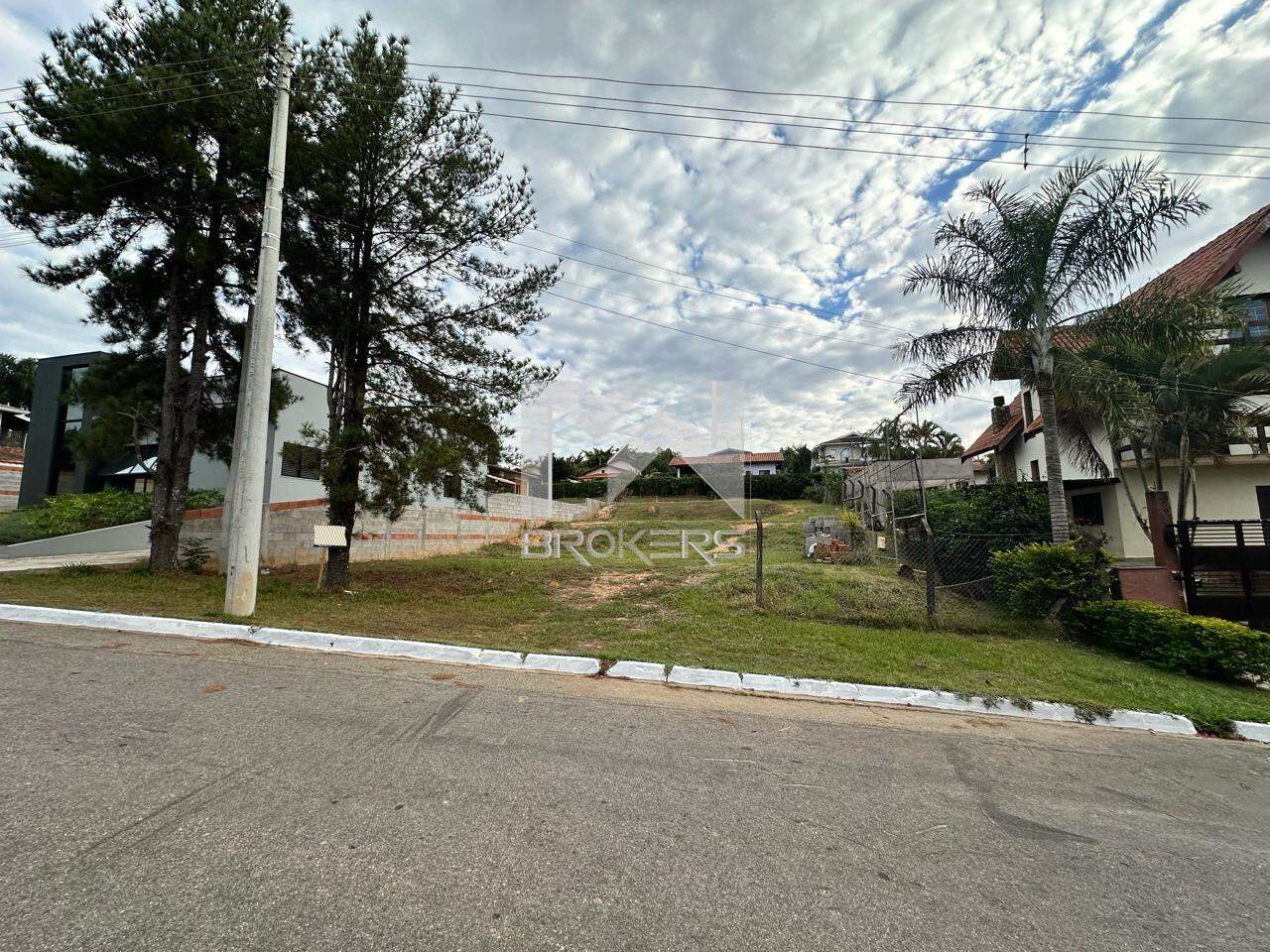 Terreno à venda no Condomínio Vista Alegre: Frente