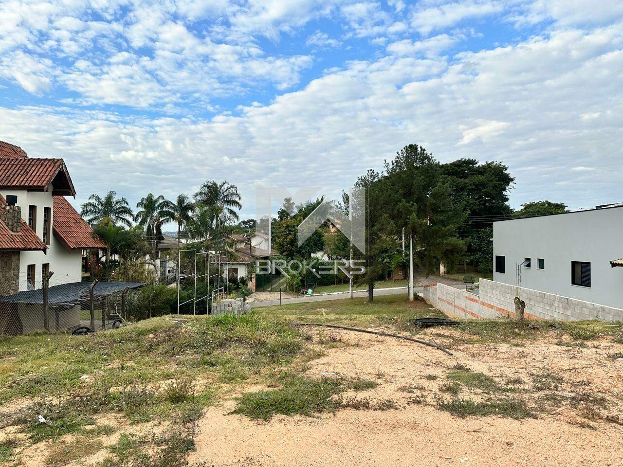 Terreno à venda no Condomínio Vista Alegre: Fundos