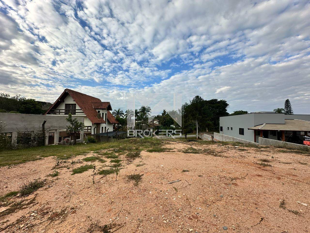 Terreno à venda no Condomínio Vista Alegre: Fundos