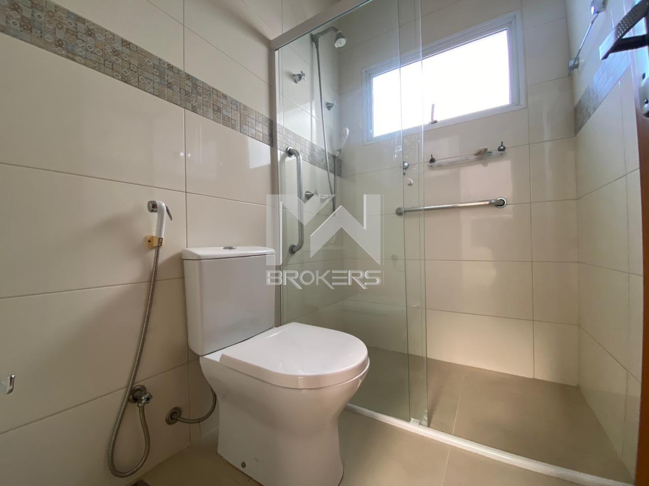 Casa em Condomínio à venda no Condomínio Reserva dos Vinhedos: banheiro social