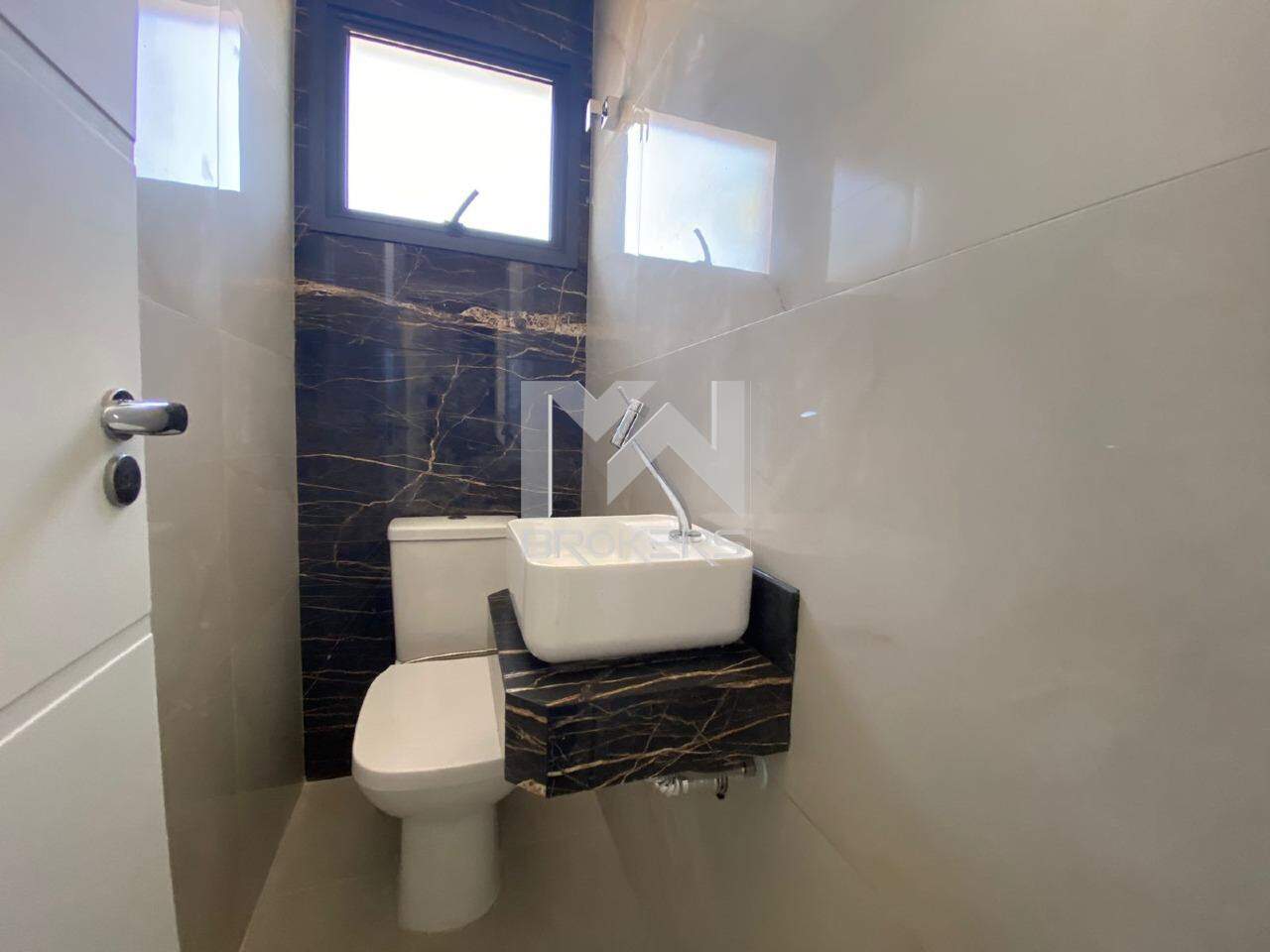 Casa em Condomínio à venda no Condomínio São Joaquim: lavabo