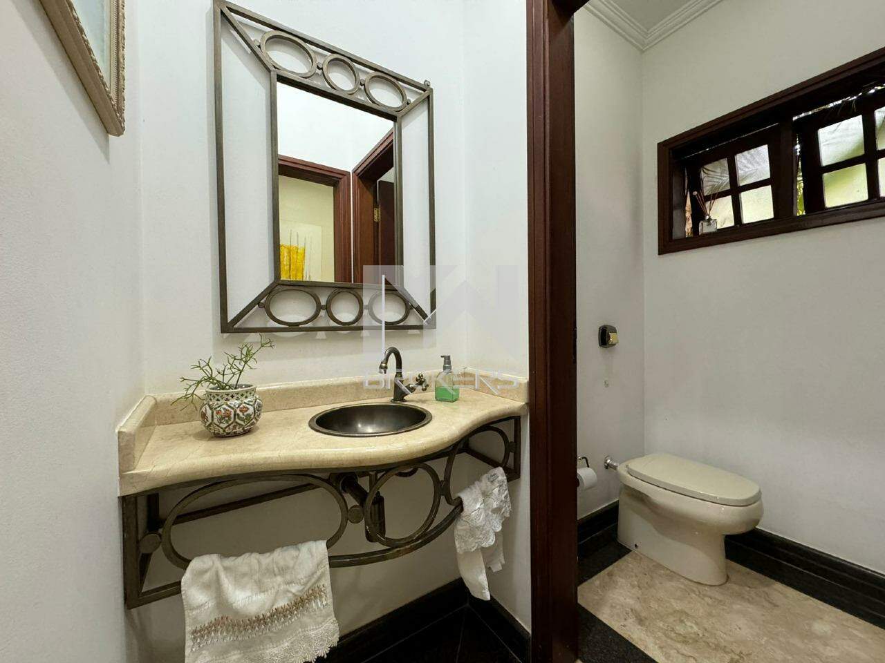 Casa em Condomínio à venda no Condomínio Jardim Paulista I: lavabo