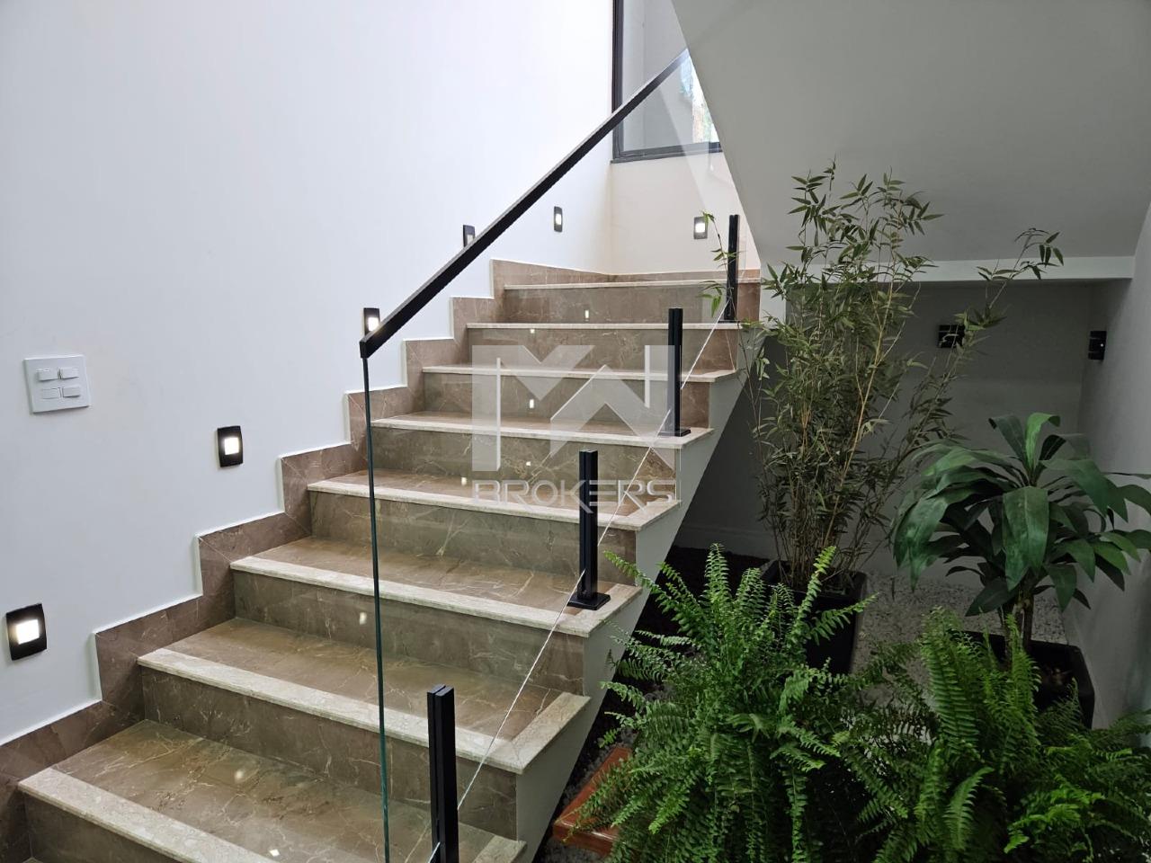 Casa à venda no Reserva Colonial: escadas