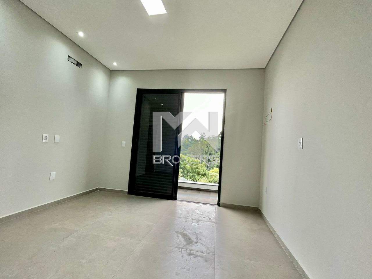 Casa em Condomínio à venda no Vila Nova Louveira: suíte master - térreo