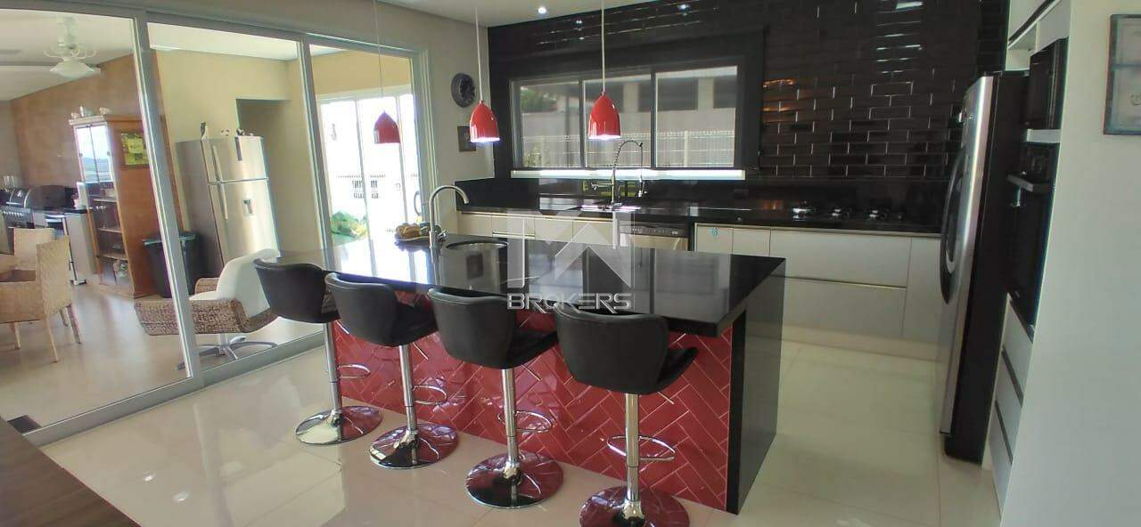 Casa em Condomínio à venda no Pinheirinho: 