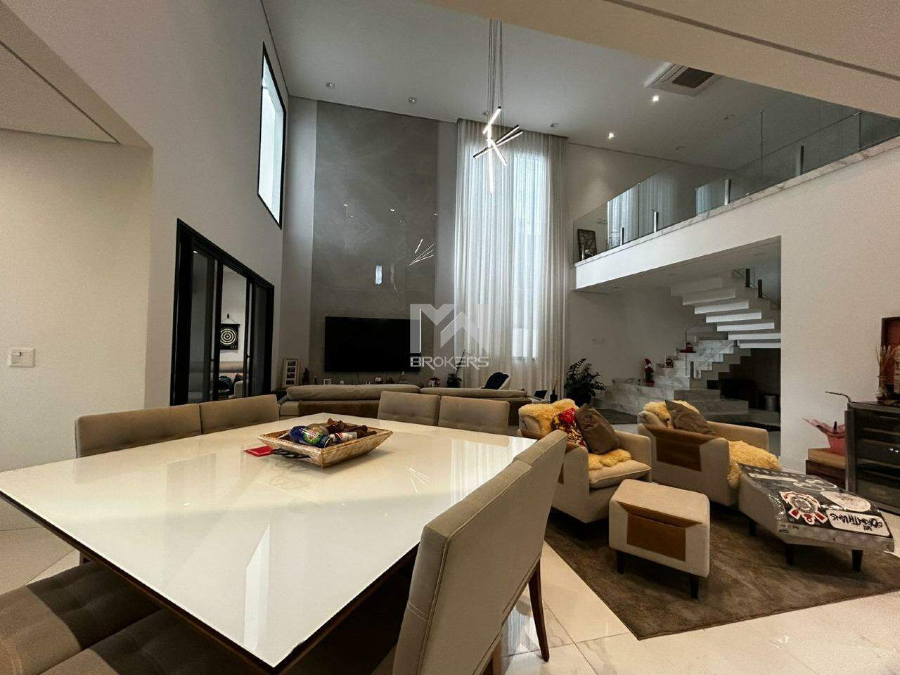 Casa em Condomínio à venda no Condomínio Santa Isabel: salas