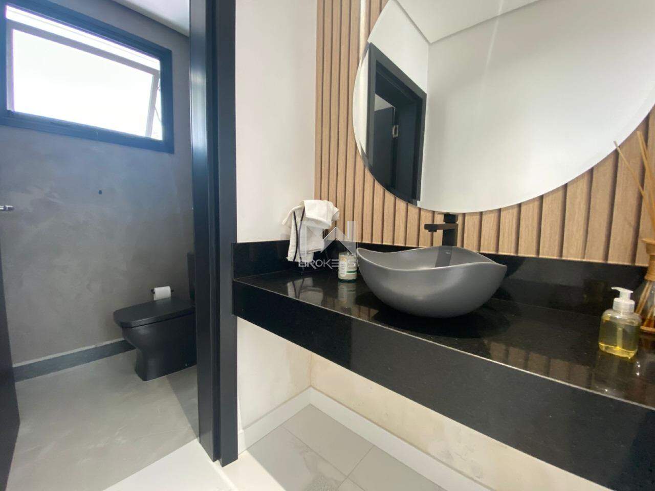 Casa em Condomínio à venda no Condomínio Santa Isabel: lavabo