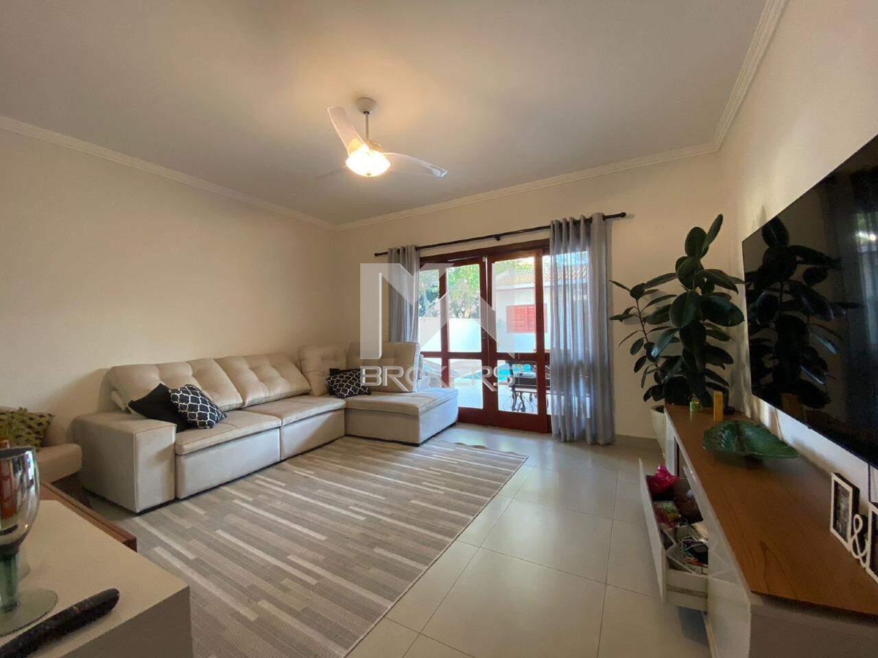 Casa em Condomínio à venda no Condominio Villaggio Capriccio: sala de TV