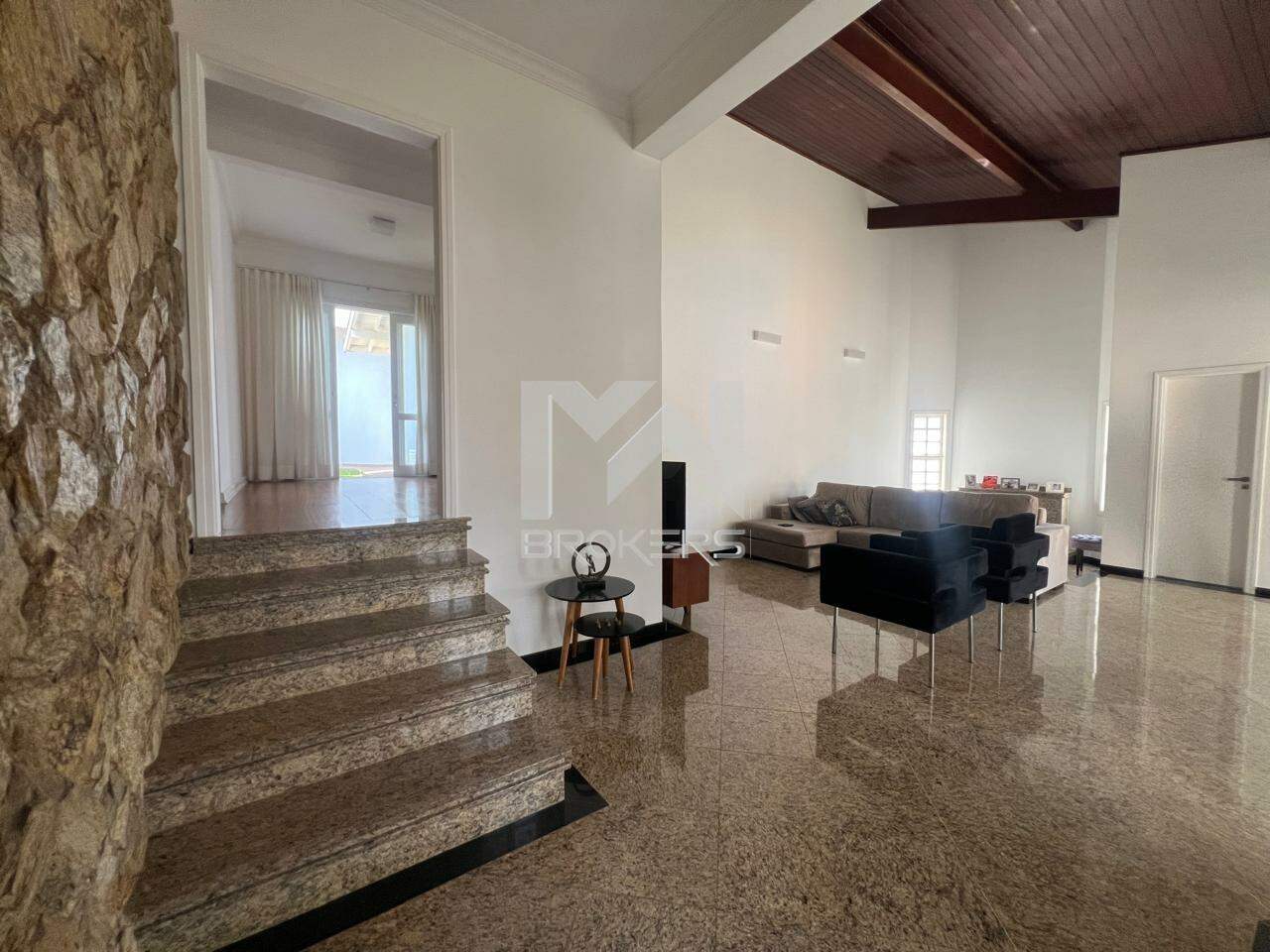 Casa em Condomínio à venda no Condomínio Vista Alegre: sala de estar