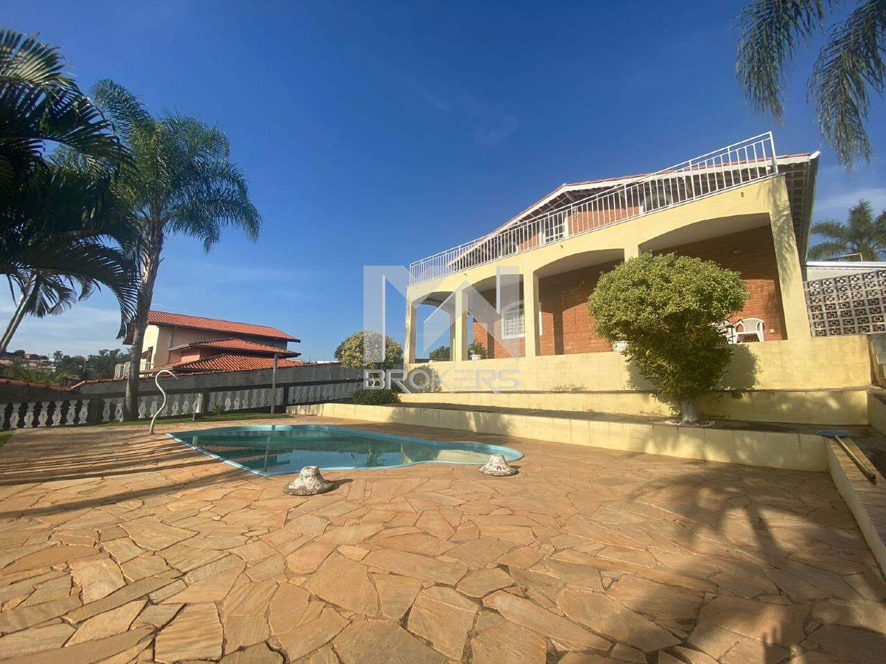 Casa em Condomínio à venda no Santa Cândida: fachada