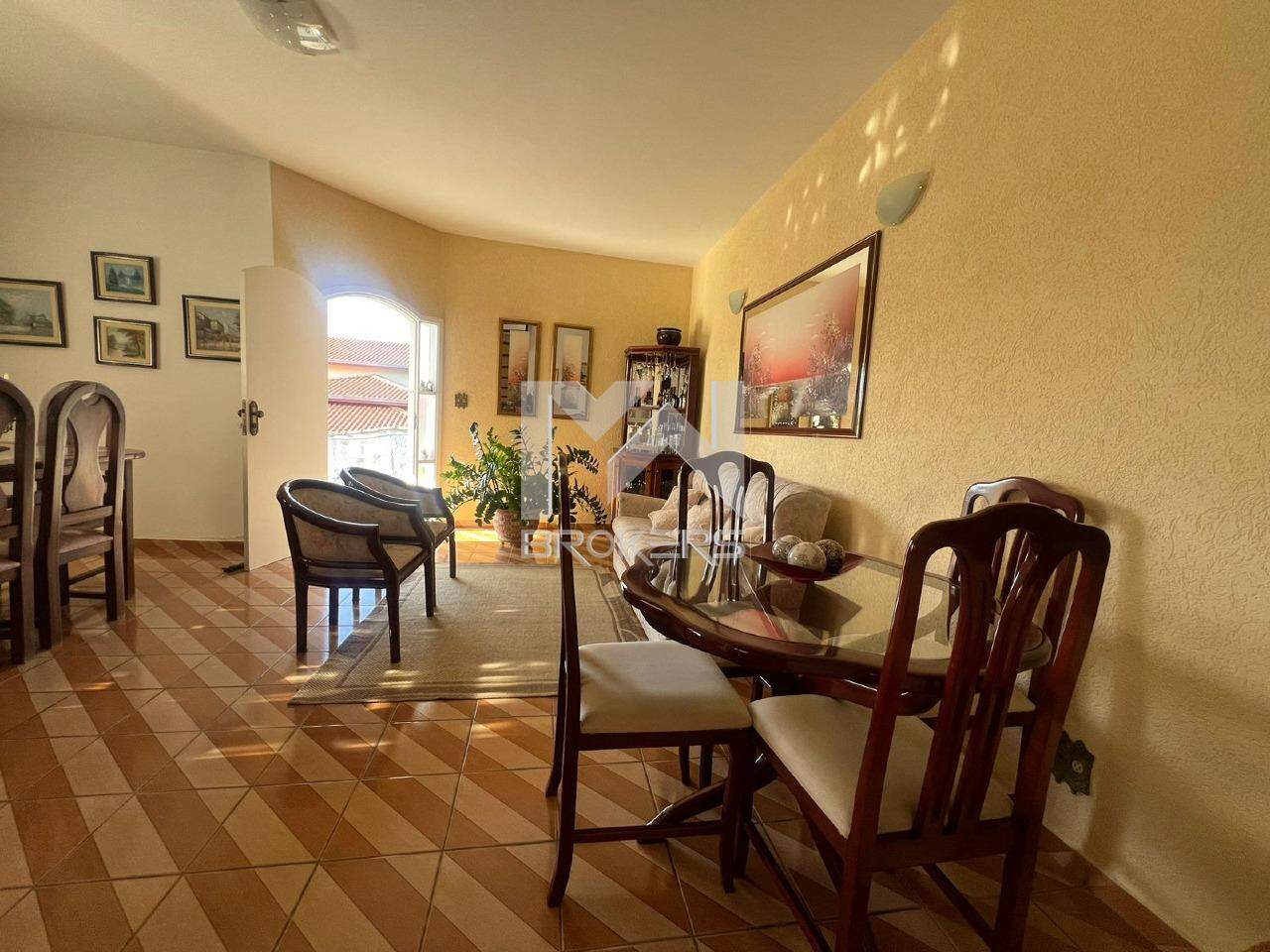 Casa em Condomínio à venda no Santa Cândida: salas