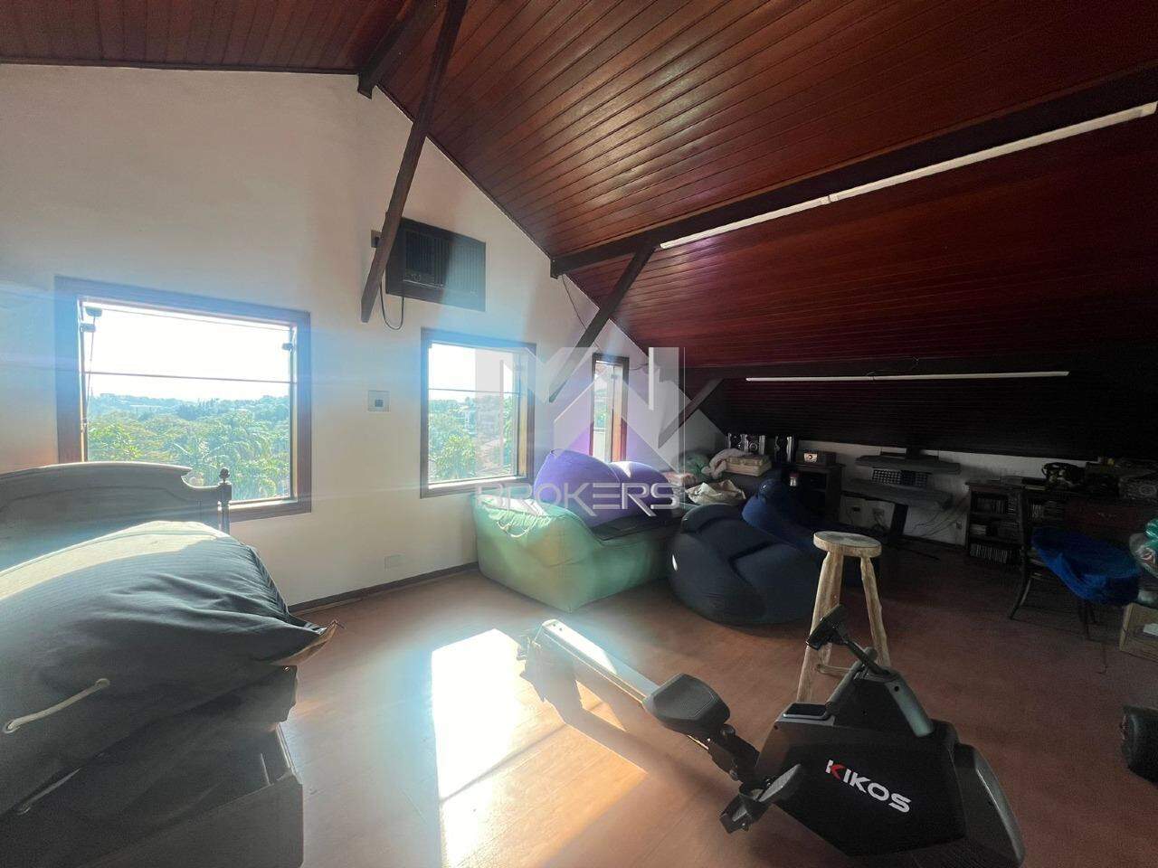 Casa em Condomínio à venda no Condomínio Vista Alegre: sótão