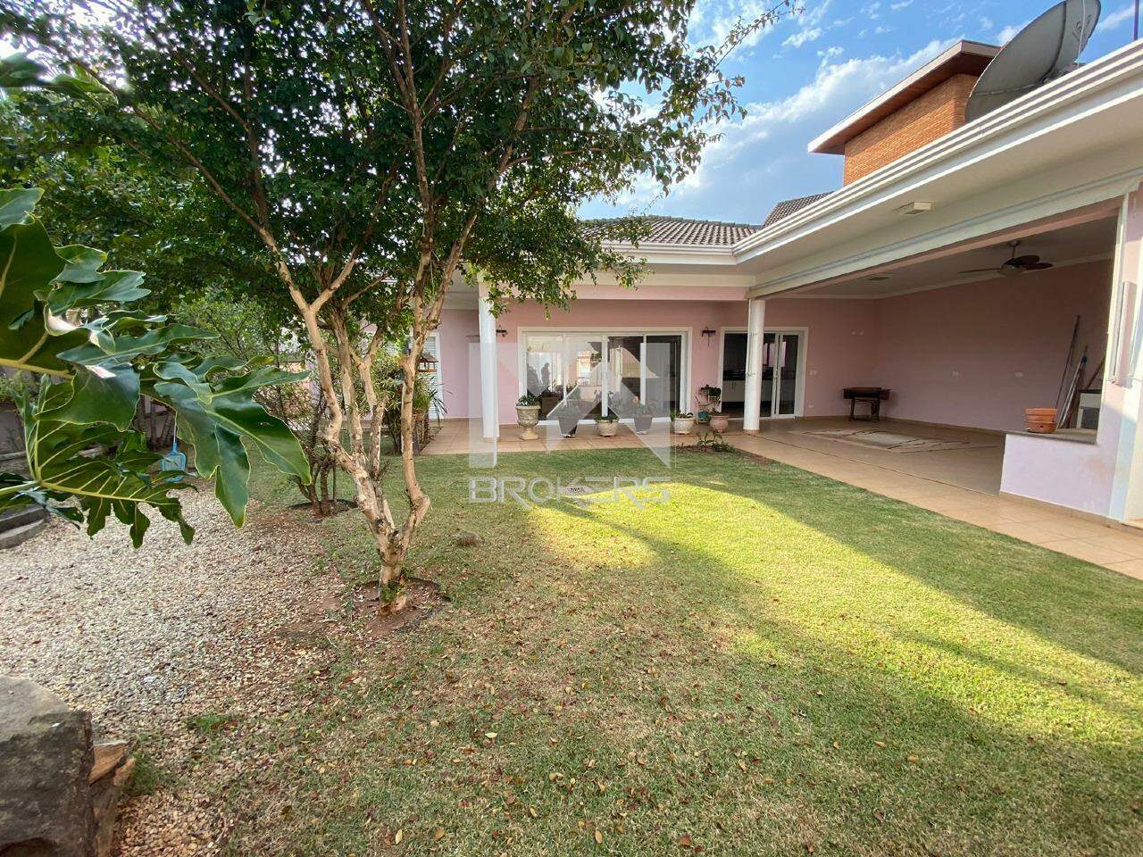 Casa em Condomínio à venda no Condomínio Jardim Paulista I: fundos