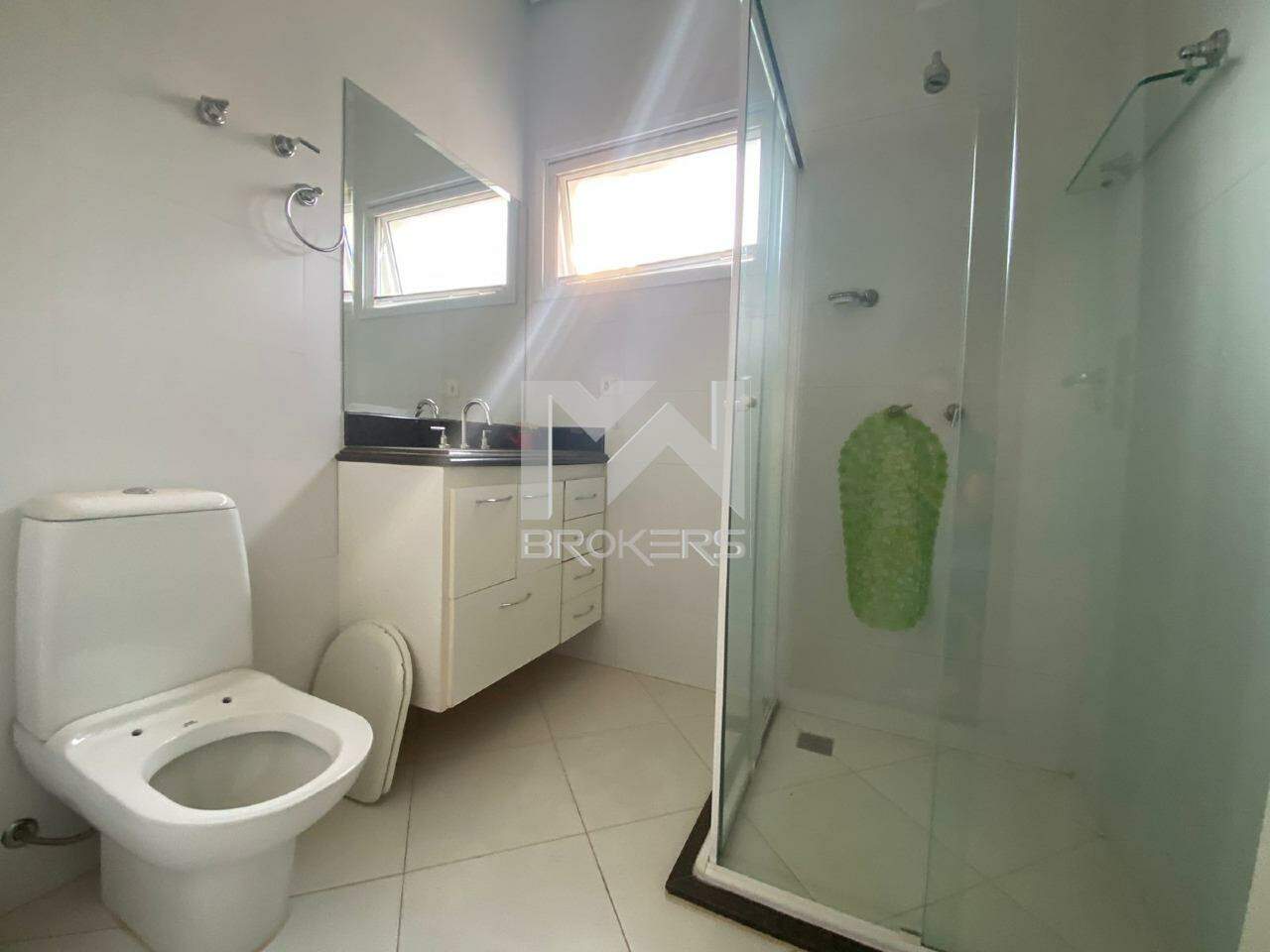 Casa em Condomínio à venda no Condomínio Jardim Paulista I: banheiro