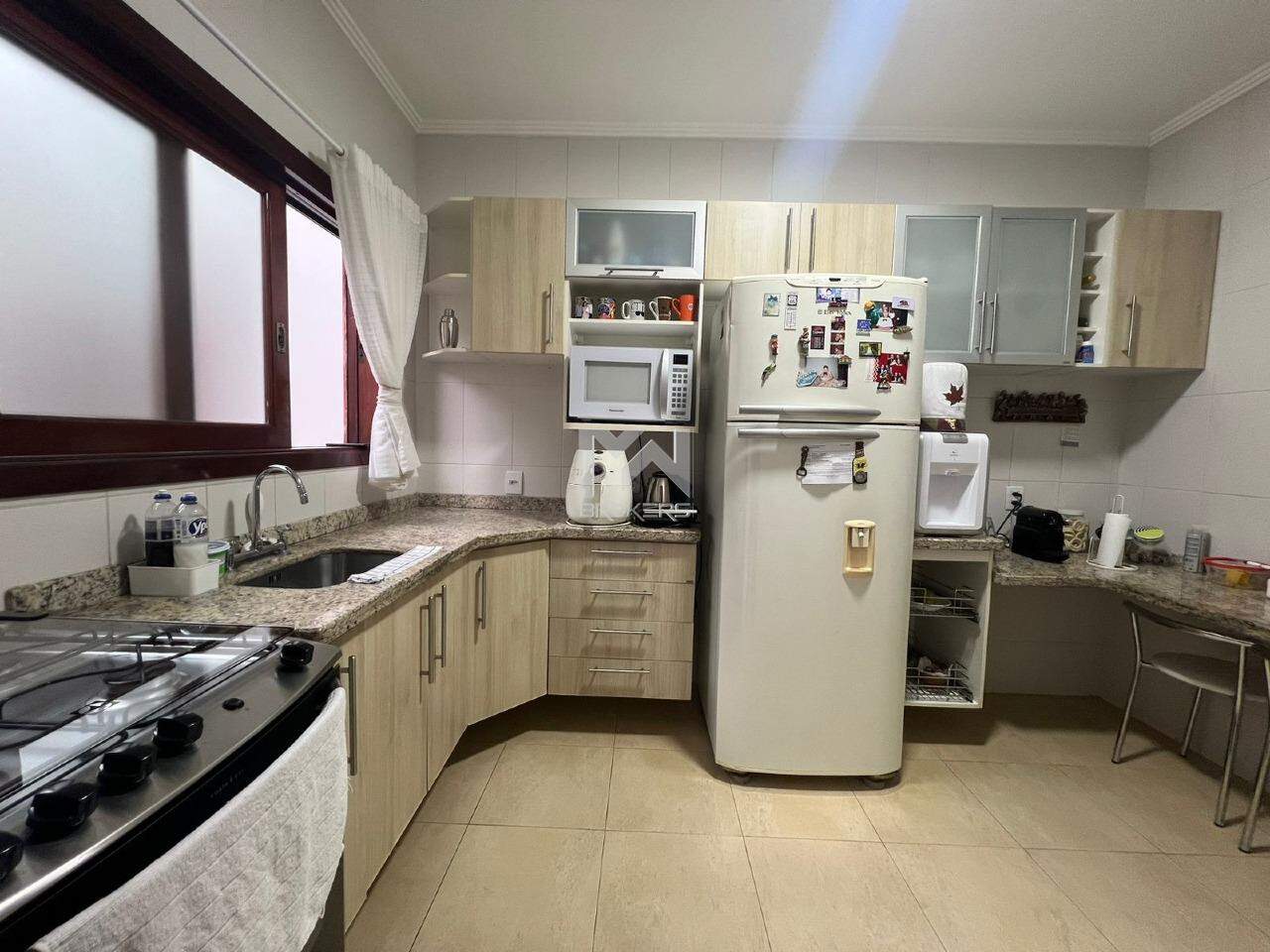 Casa em Condomínio à venda no Condomínio Jardim das Palmeiras: cozinha