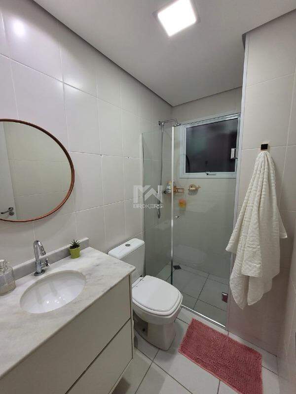 Apartamento à venda no Vista Alegre: Banheiro Social