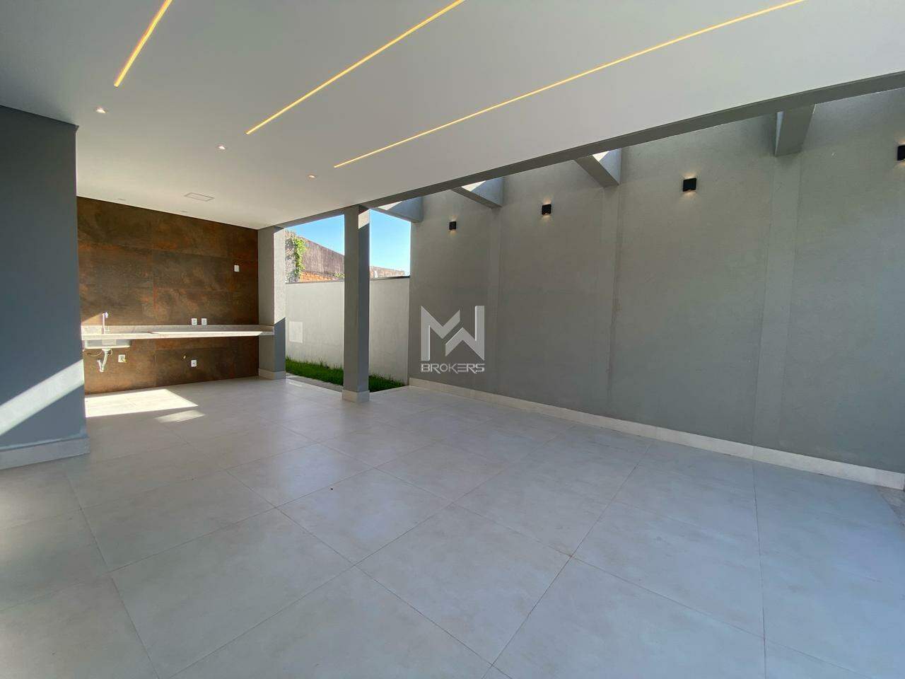 Casa à venda no Pinheirinho: garagem e área gourmet