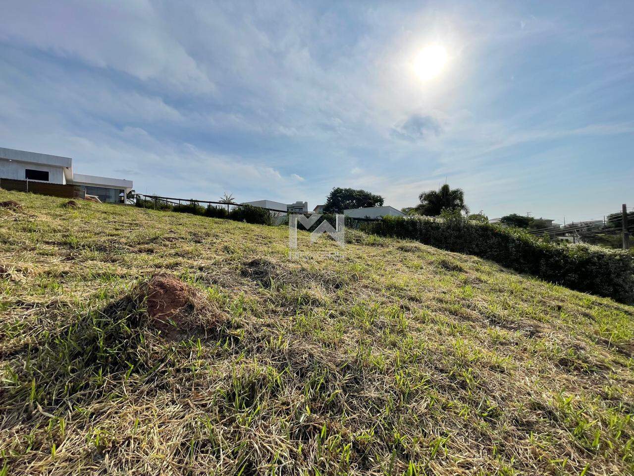 Terreno à venda no Condomínio Jardim Primavera: vista frontal 