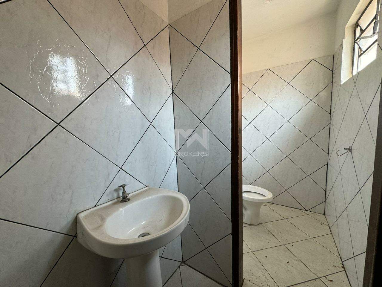 Casa à venda no Jardim Maria Rosa: banheiro