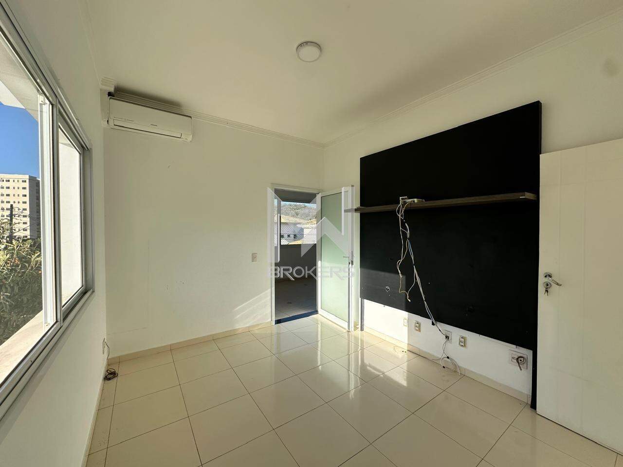 Casa em Condomínio à venda no Condomínio San Marino: Sala TV