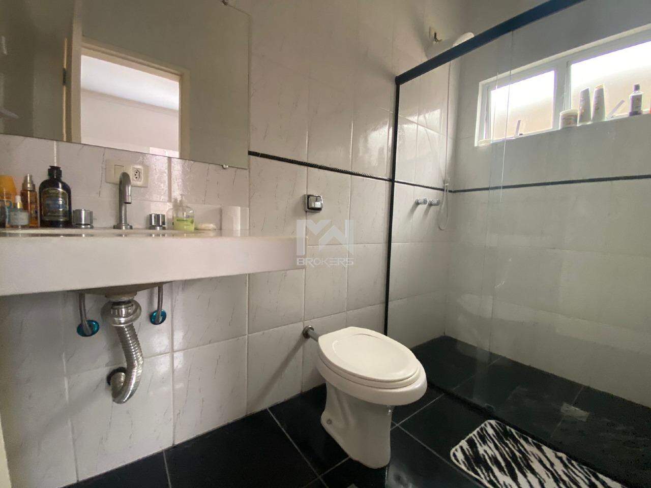 Casa em Condomínio à venda no Santa Claudina: banheiro