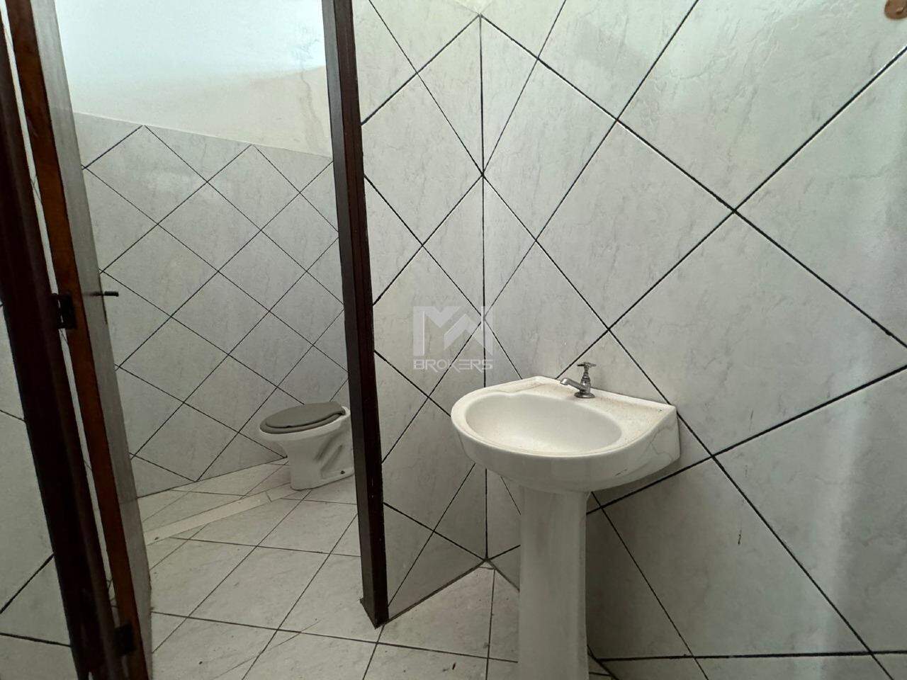 Casa para aluguel no Jardim Maria Rosa: banheiro