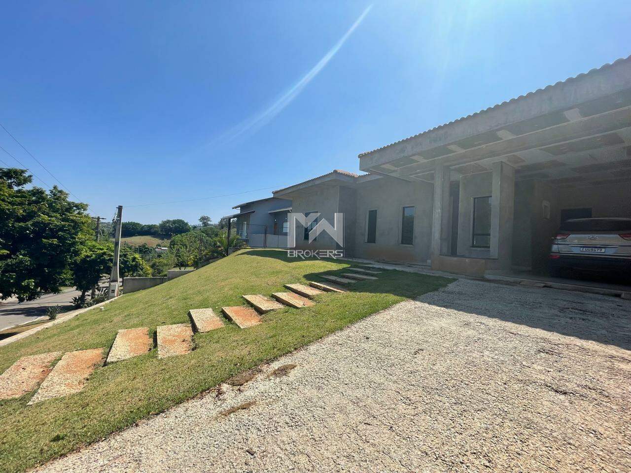 Casa em Condomínio à venda no Condomínio Jardim Primavera: frente casa