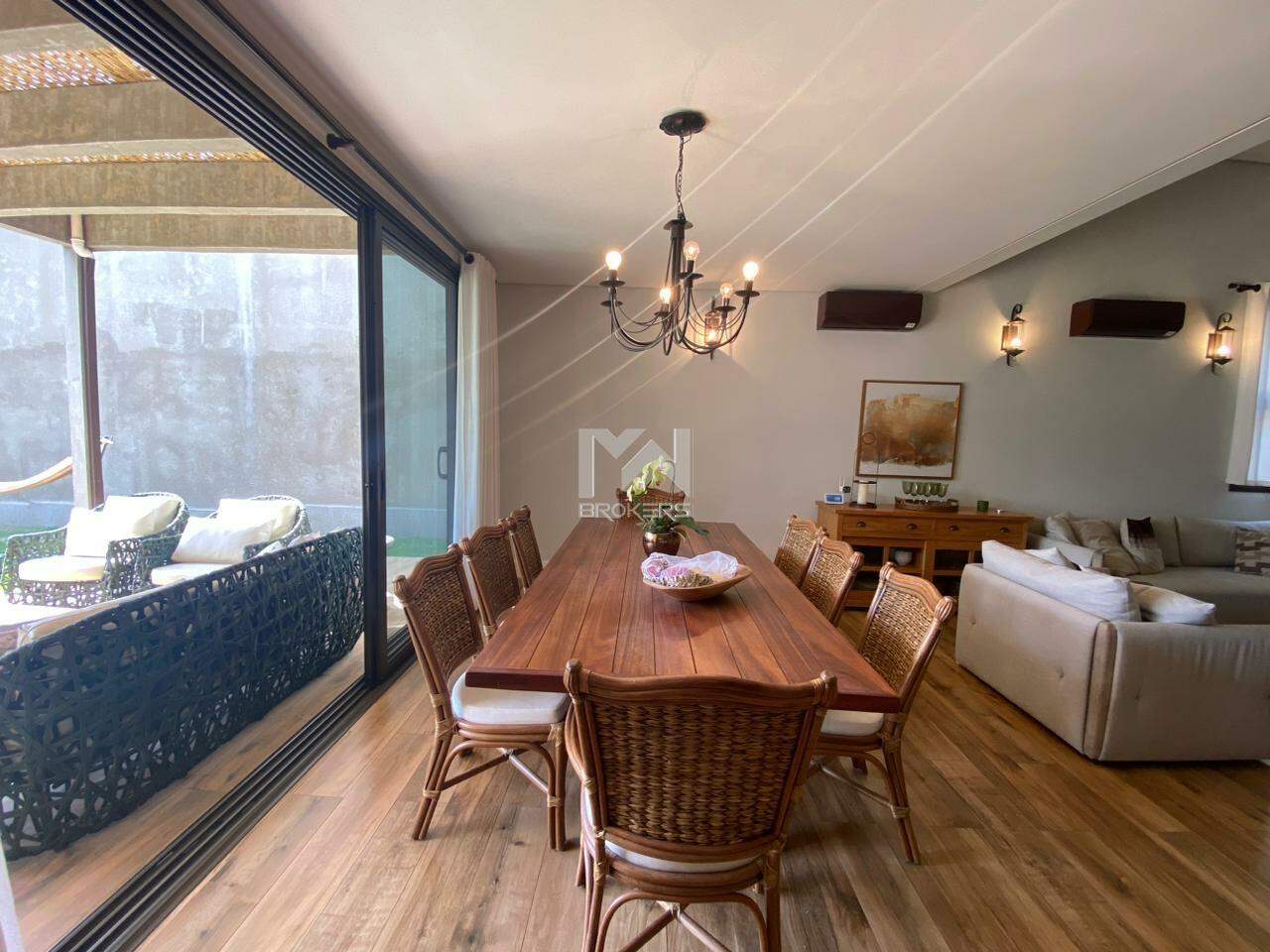 Casa em Condomínio à venda no Condomínio Terras de Vinhedo: salas