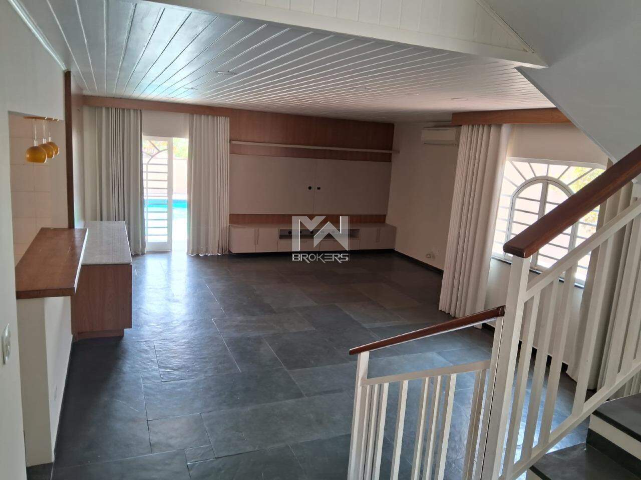 Casa em Condomínio à venda no Condomínio Marambaia: hall de acesso - salas