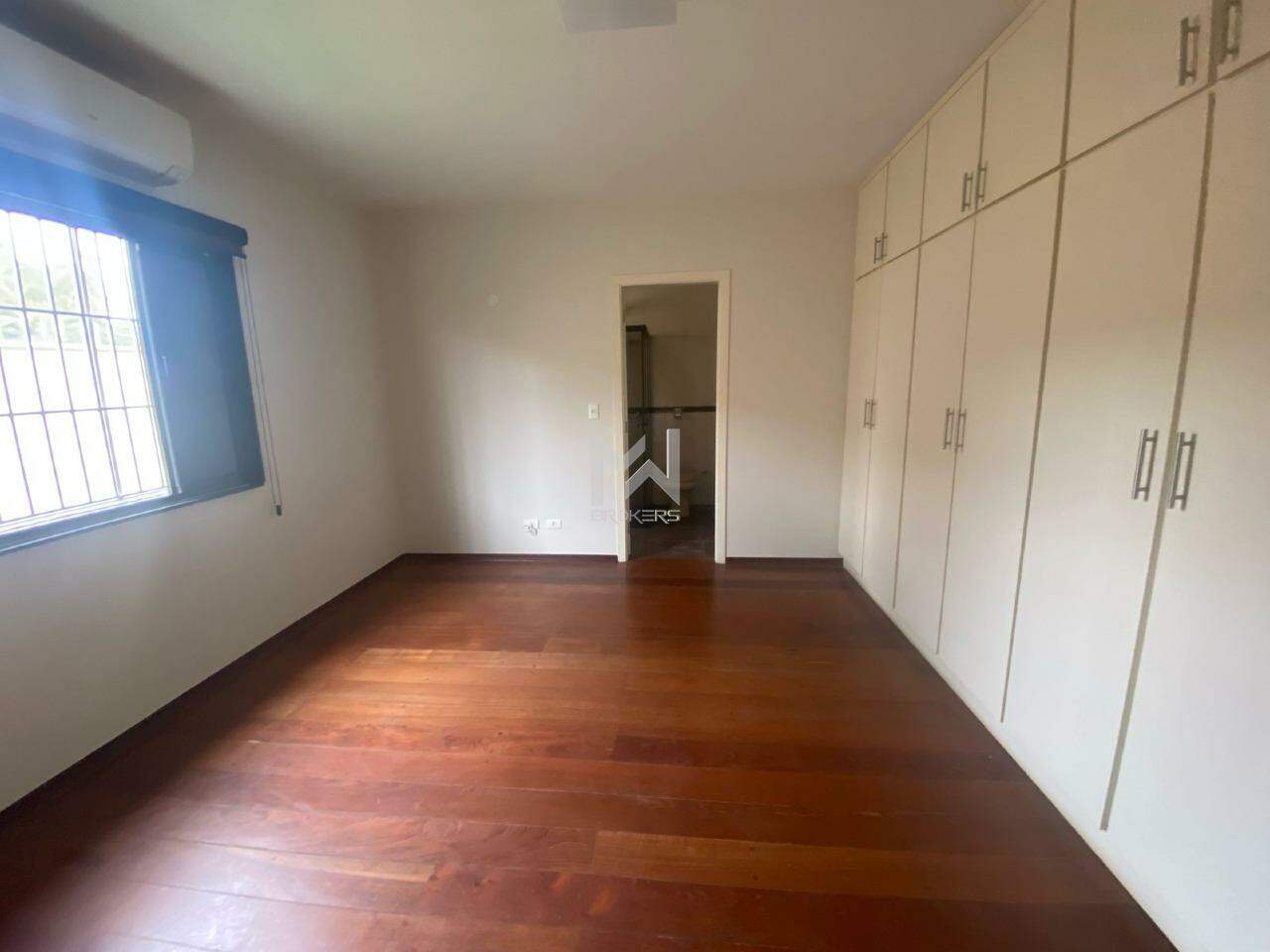 Casa em Condomínio à venda no Condomínio Marambaia: suíte térreo