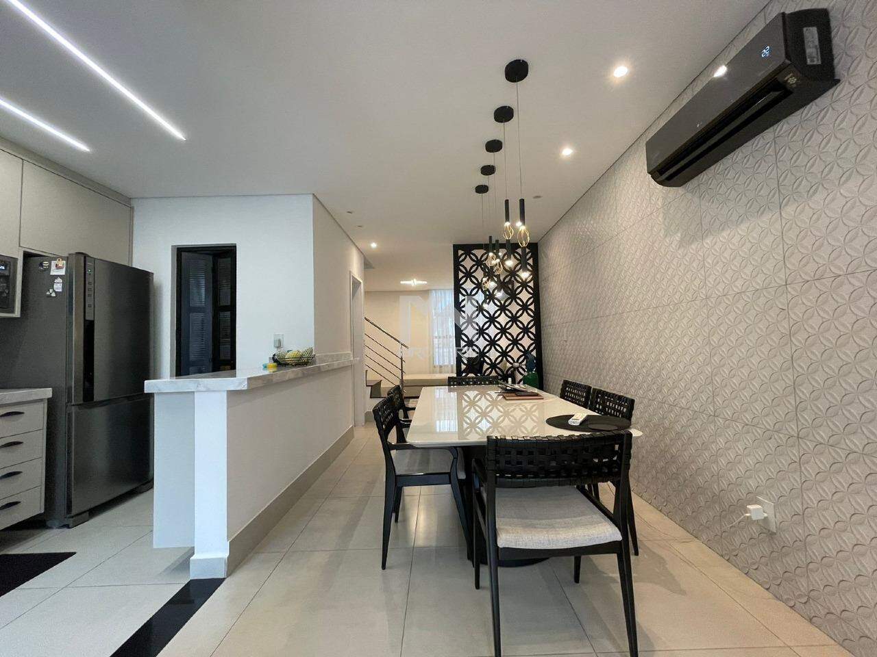 Casa em Condomínio à venda no Pinheirinho: sala