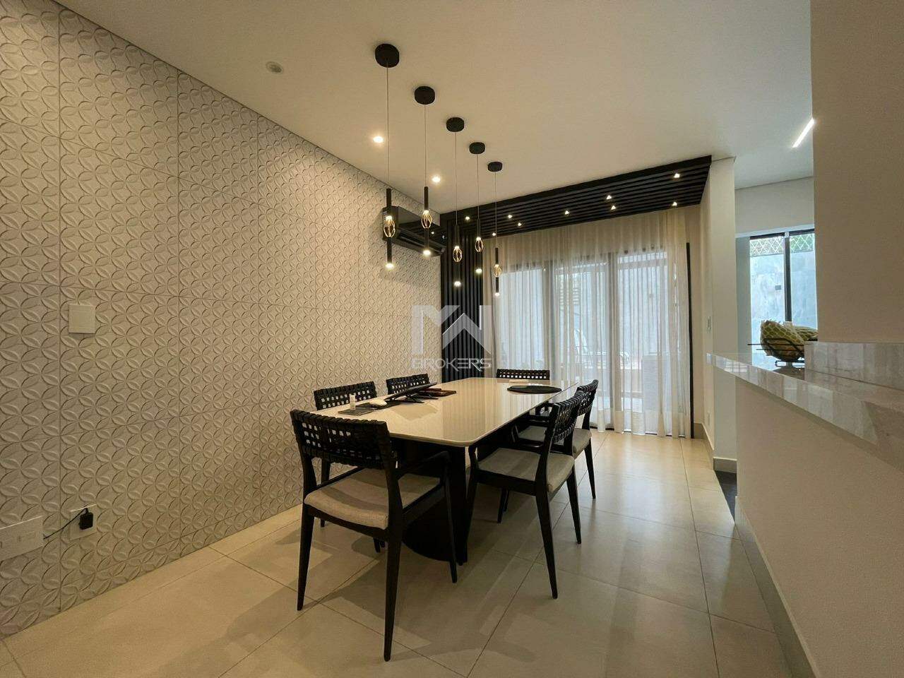 Casa em Condomínio à venda no Pinheirinho: sala