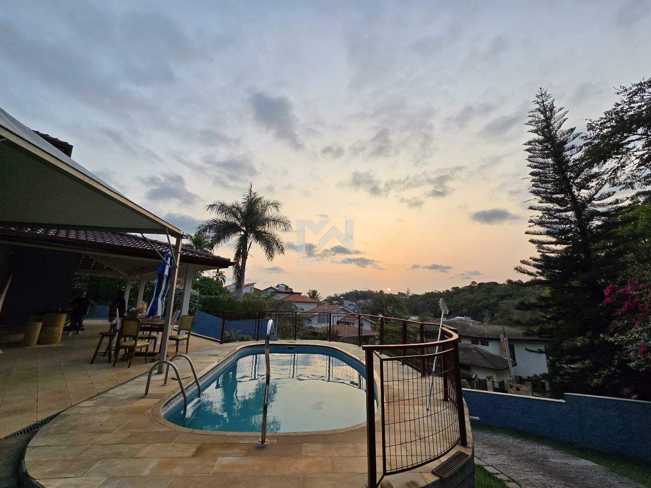 Casa em Condomínio para aluguel no Condomínio Vista Alegre: piscina