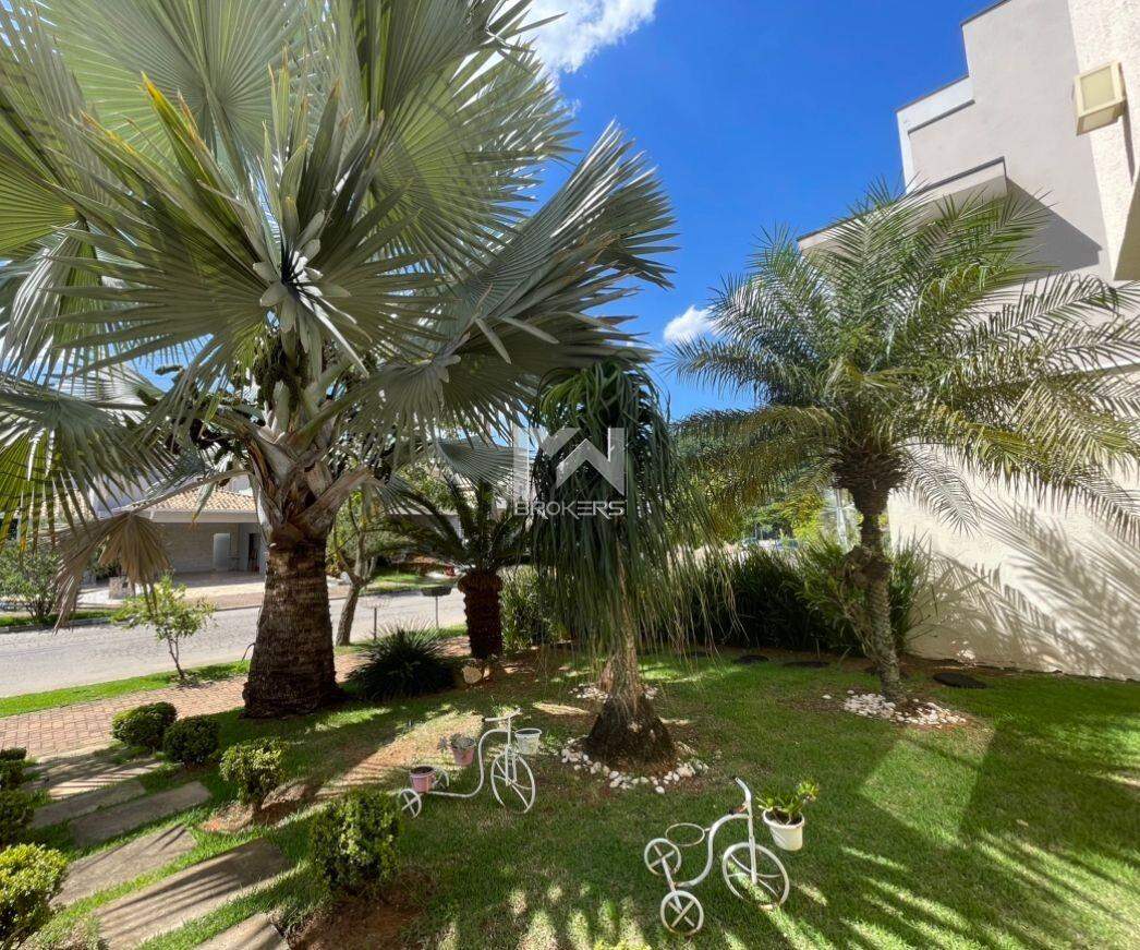 Casa em Condomínio à venda no Condomínio Reserva dos Vinhedos: jardim entrada casa