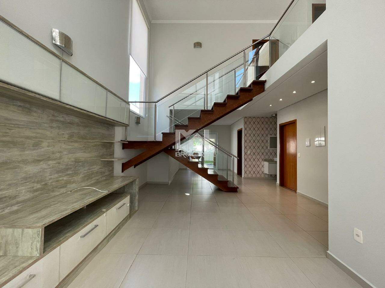 Casa em Condomínio à venda no Condomínio Reserva dos Vinhedos: sala