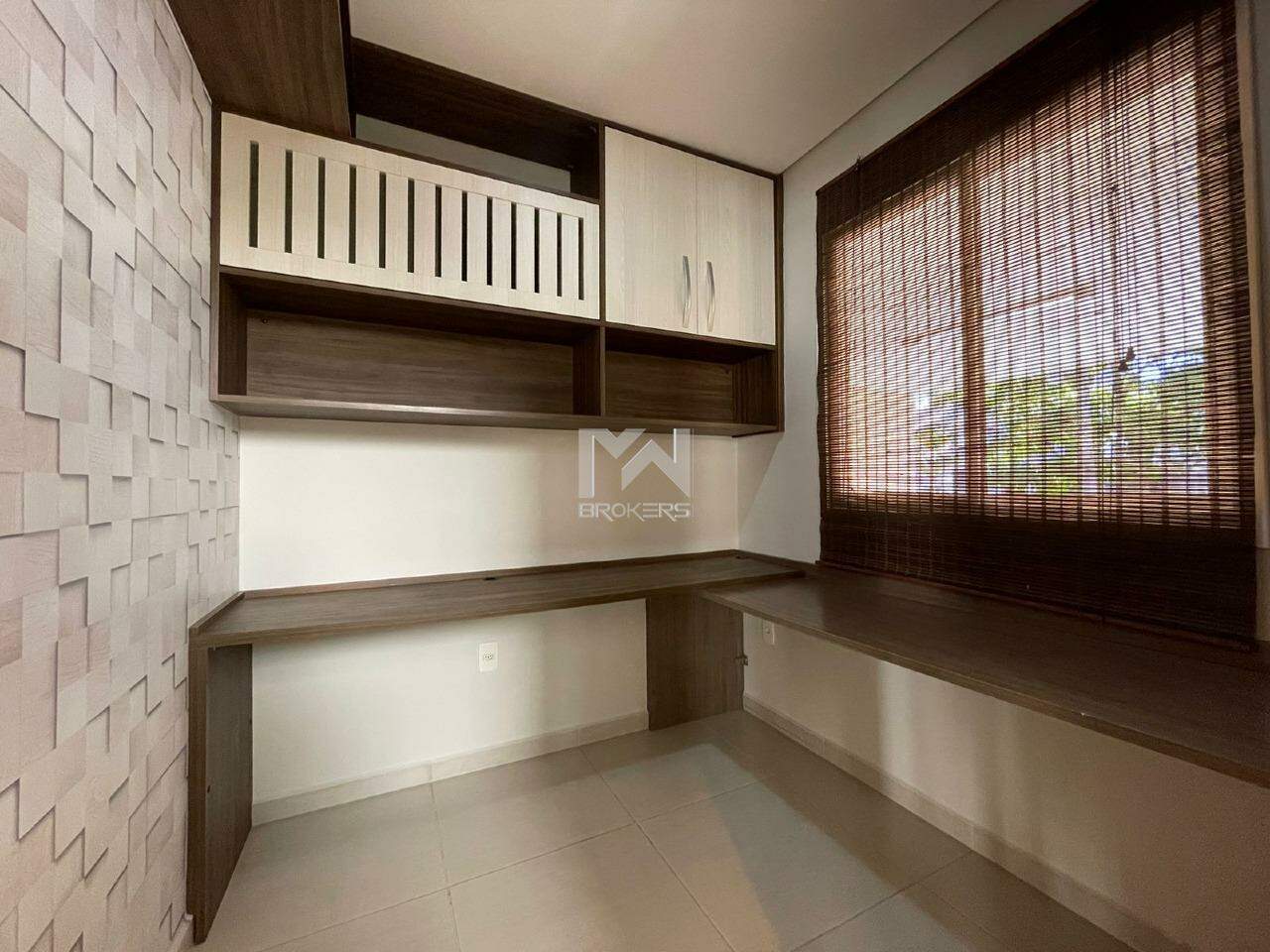 Casa em Condomínio à venda no Condomínio Reserva dos Vinhedos: escritório