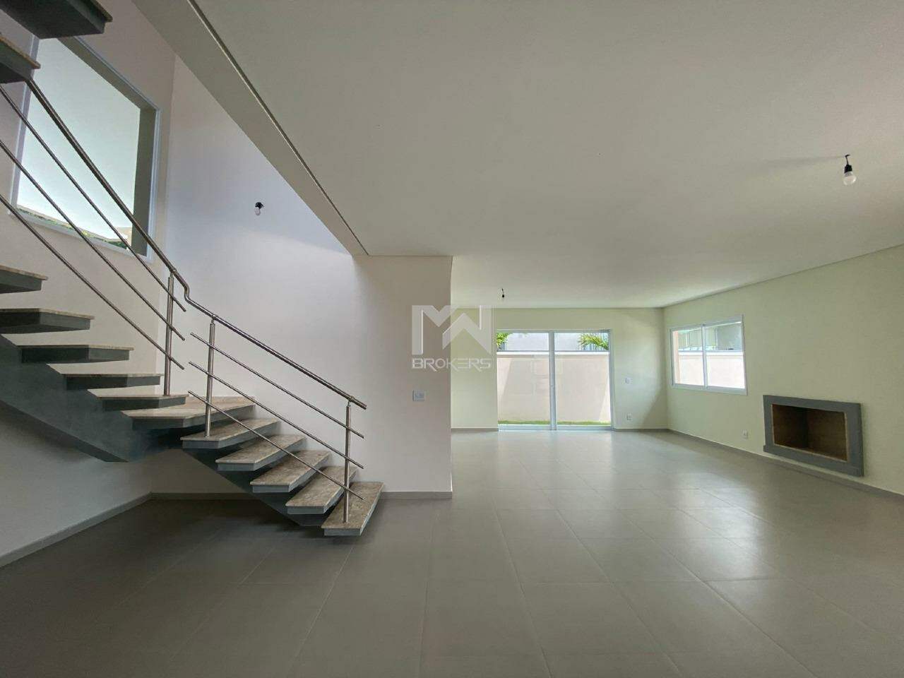 Casa em Condomínio à venda no Condomínio Santa Isabel: salas