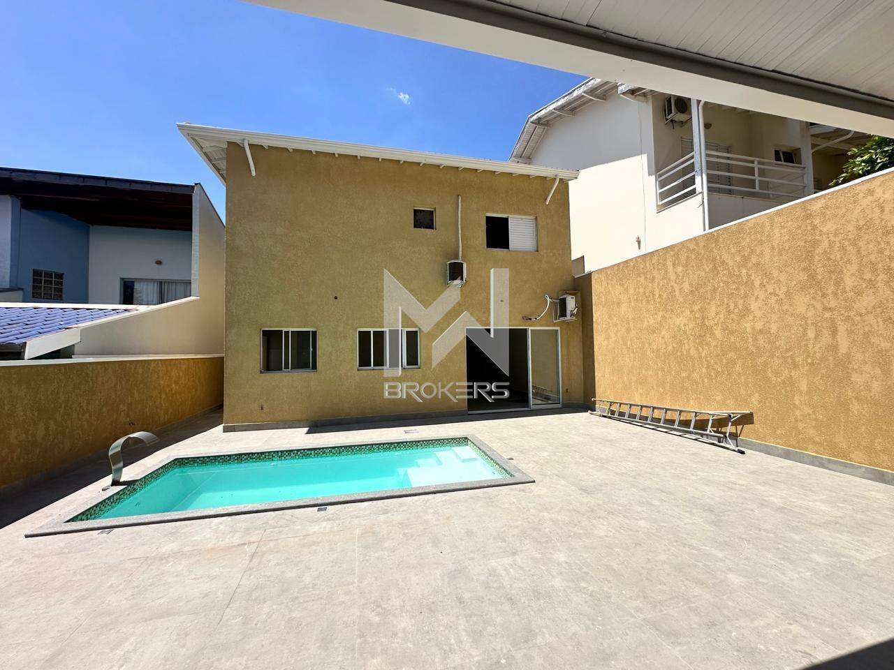 Casa em Condomínio à venda no Santa Claudina: 