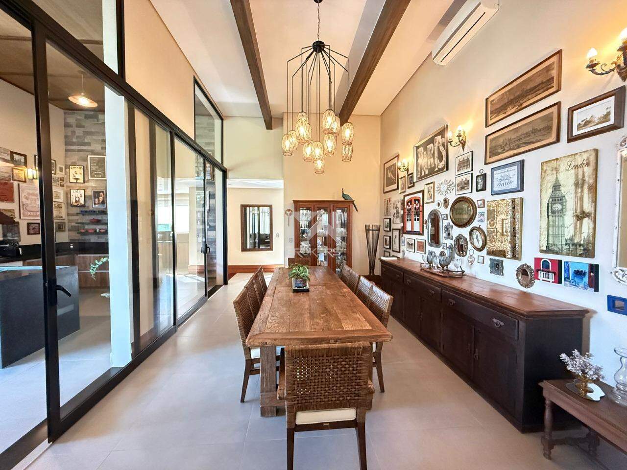 Casa em Condomínio à venda no Condomínio Campo de Toscana: salas