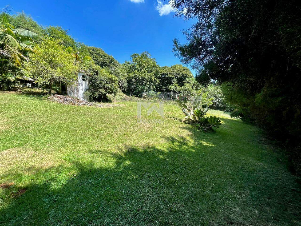 Terreno à venda no Condomínio Chácaras do Lago: Terreno