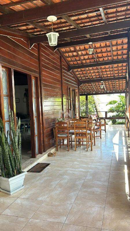 Casa em Condomínio à venda no Condomínio Marambaia: varanda frontal