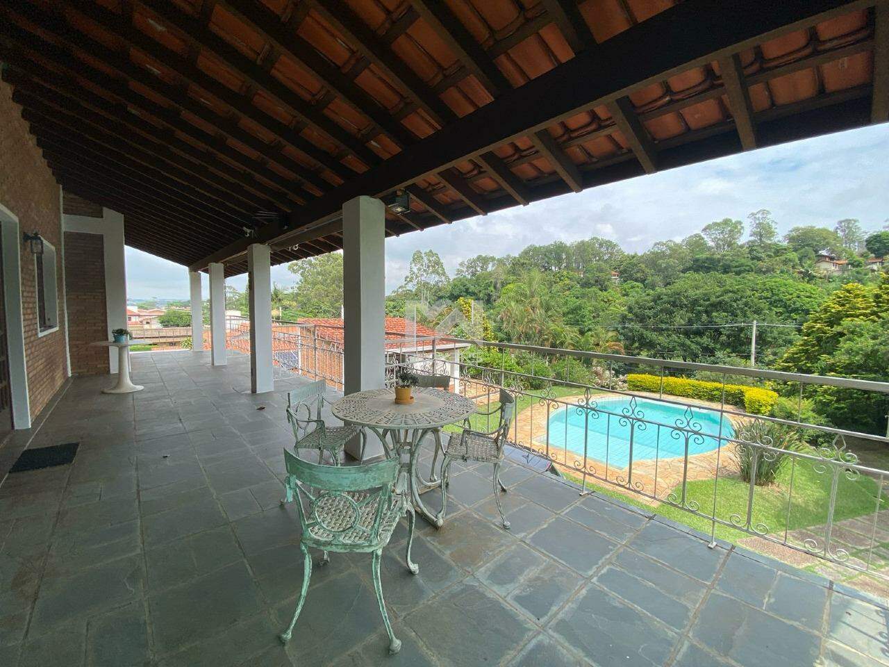 Casa em Condomínio à venda no Condomínio Marambaia: varanda frontal