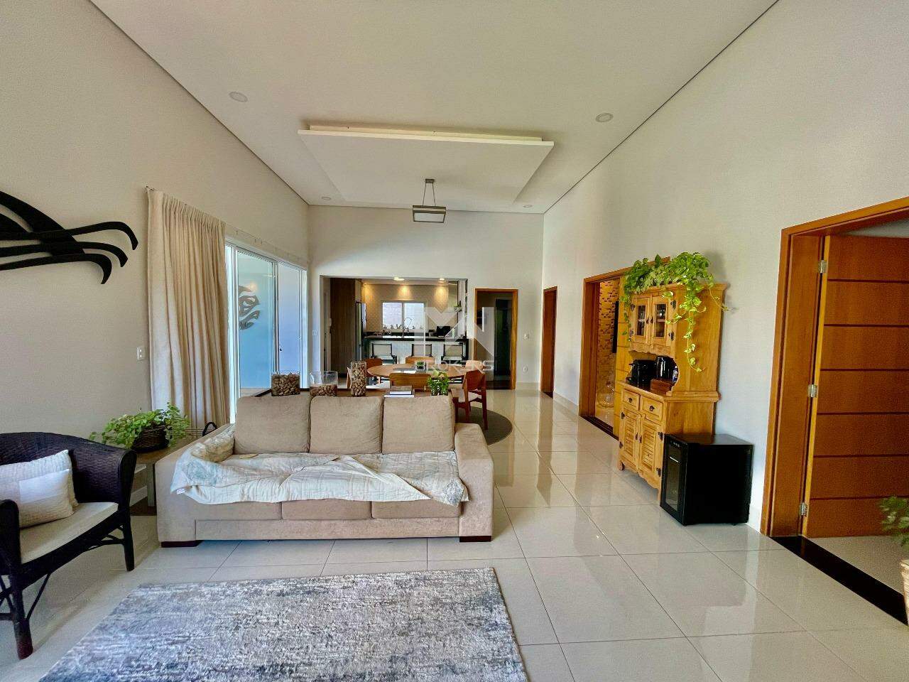 Casa em Condomínio à venda no Condomínio Chácaras do Lago: Sala estar