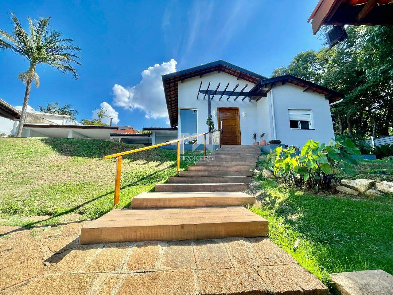 Casa em Condomínio à venda no Condomínio Chácaras do Lago: Fachada