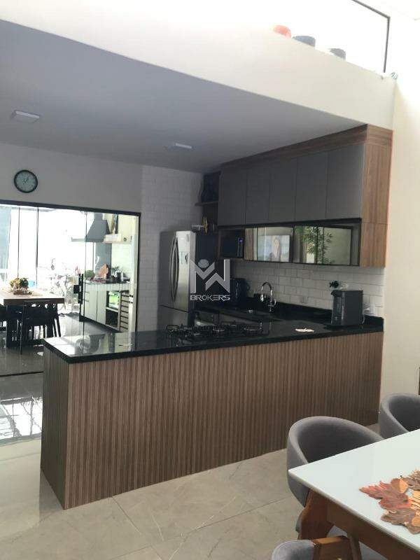 Casa à venda no Marambaia: salas - cozinha