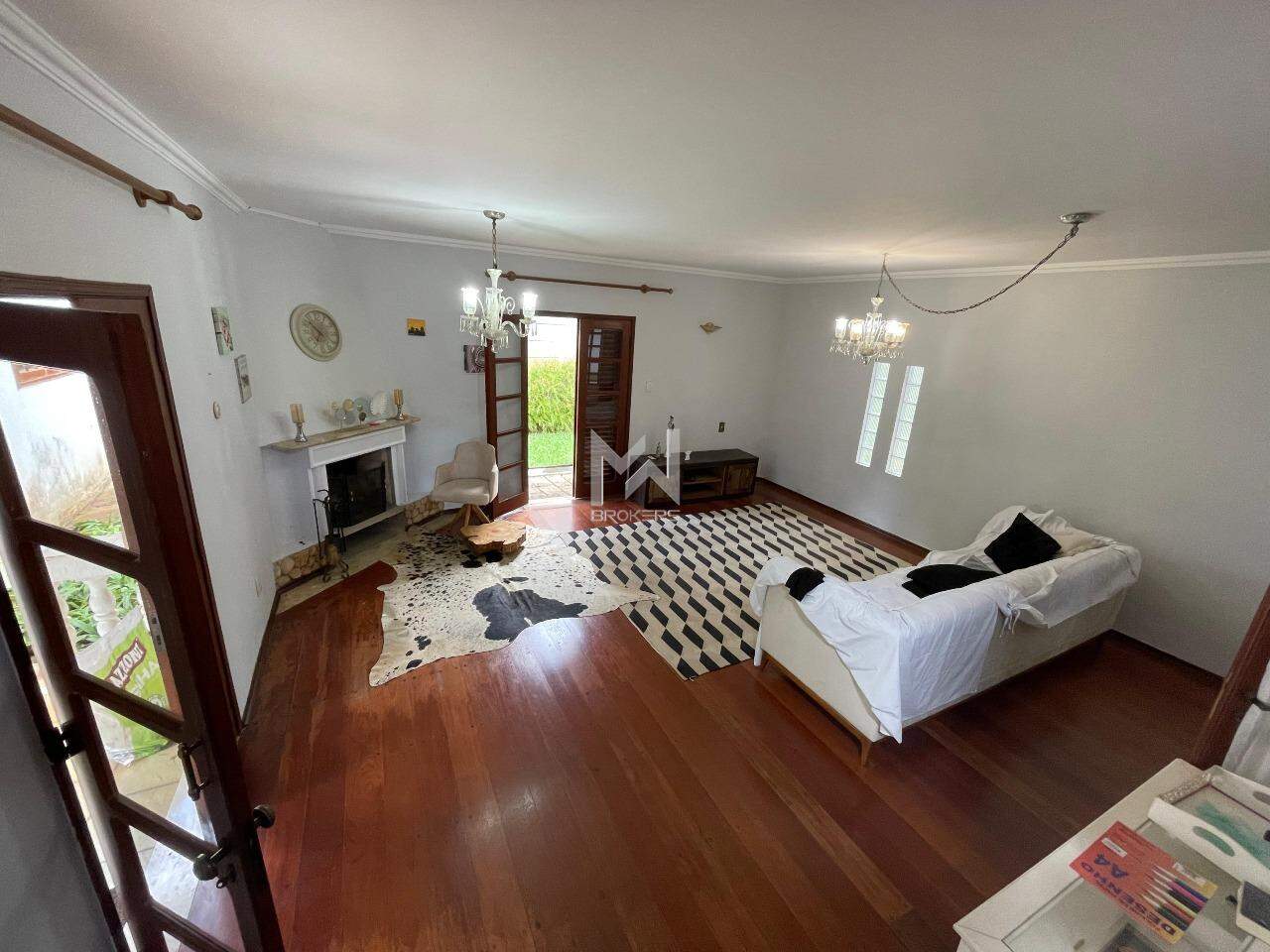Casa em Condomínio à venda no Condomínio Chácaras do Lago: Sala estar