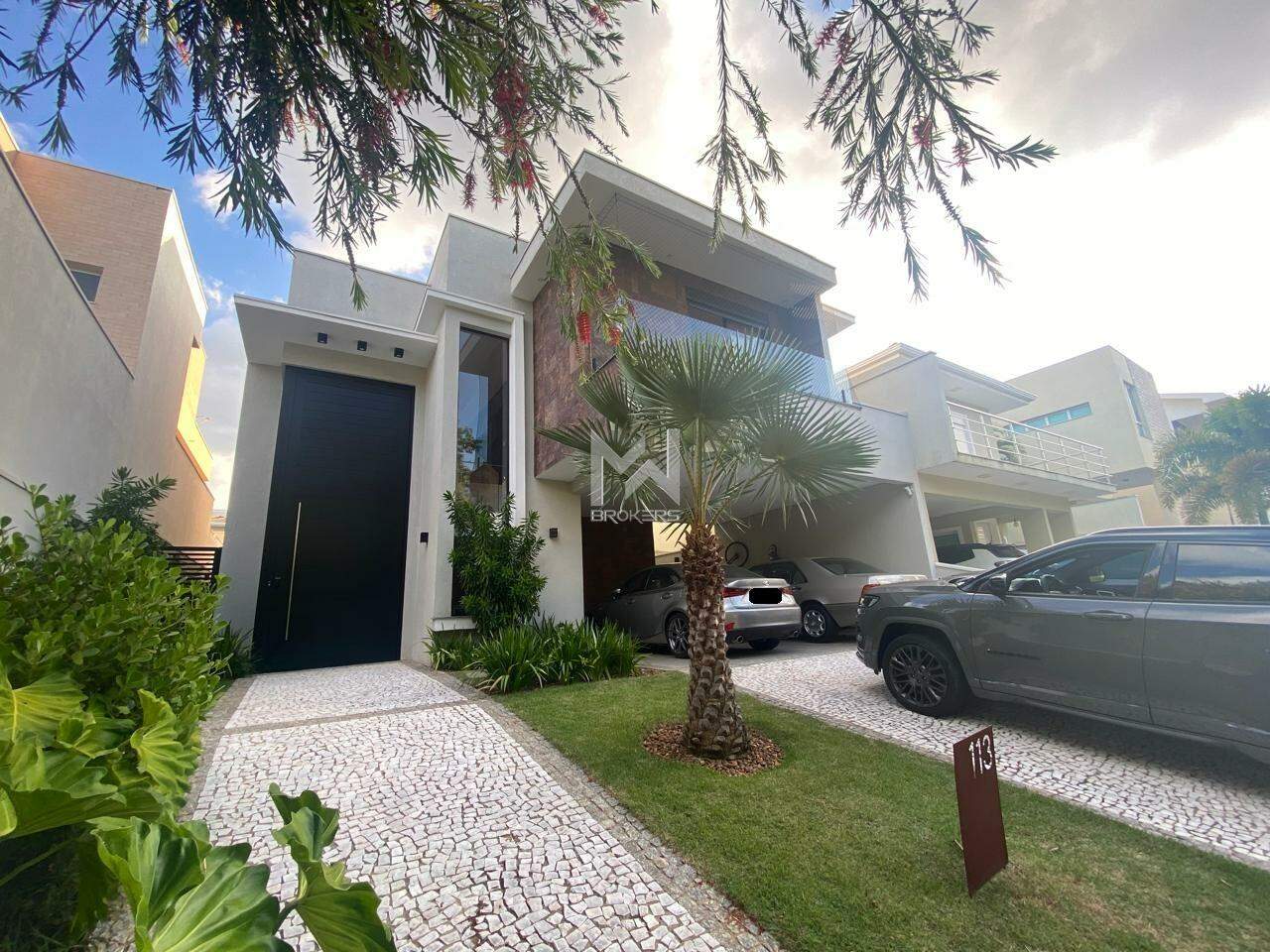 Casa em Condomínio à venda no Nações: fachada