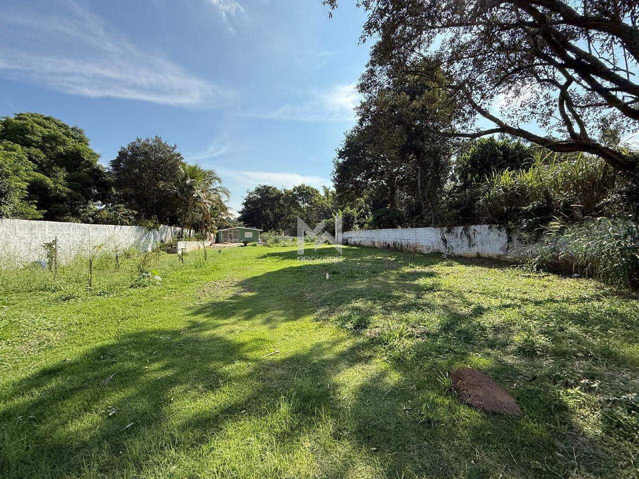Chácara à venda no Chácaras São Bento: quintal